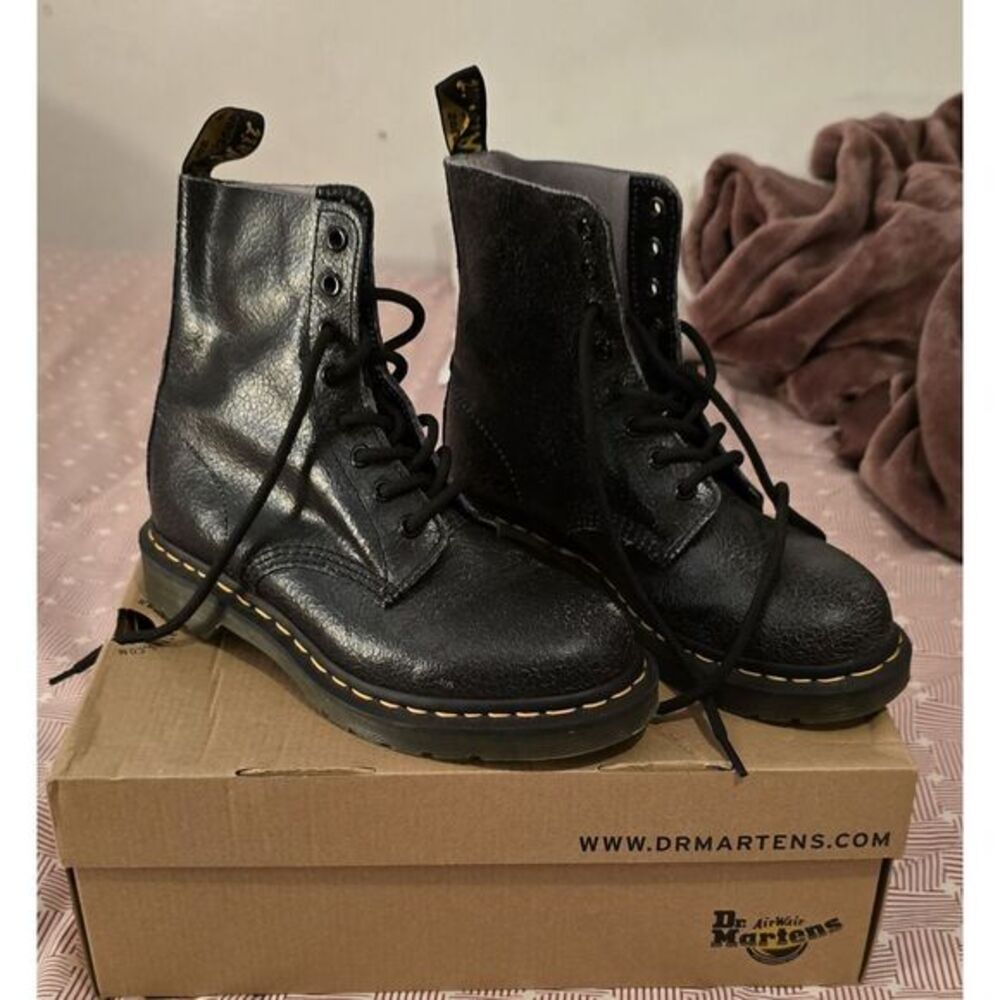 Doc Martens1460 Pascal AirWave‎ Black Boots Size 7 US NEW IN BOX